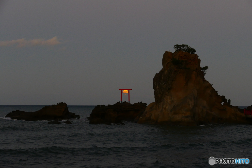 満月と鳥居と その３