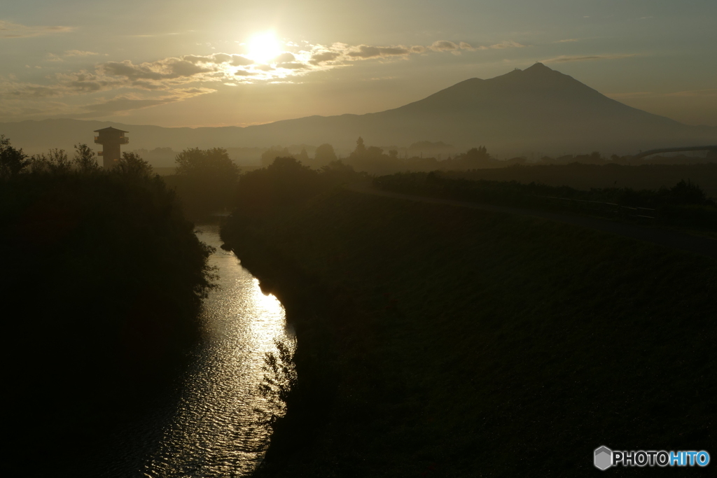 夜明けの筑波山 ３