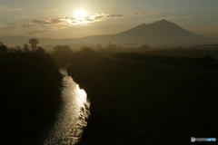 夜明けの筑波山 ３