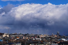 威圧的な雲