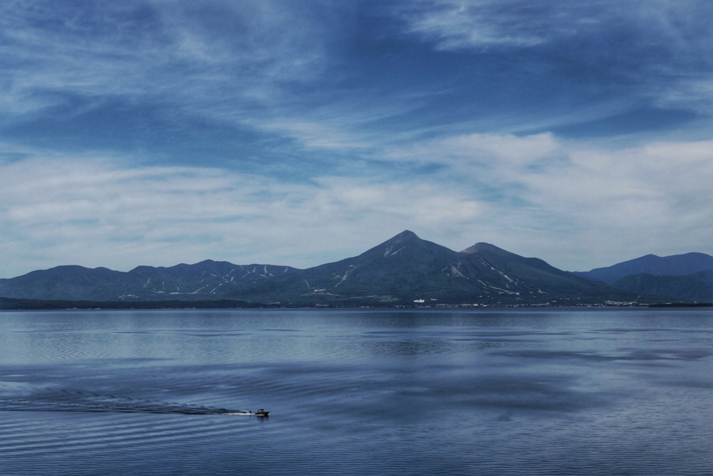磐梯山と猪苗代湖