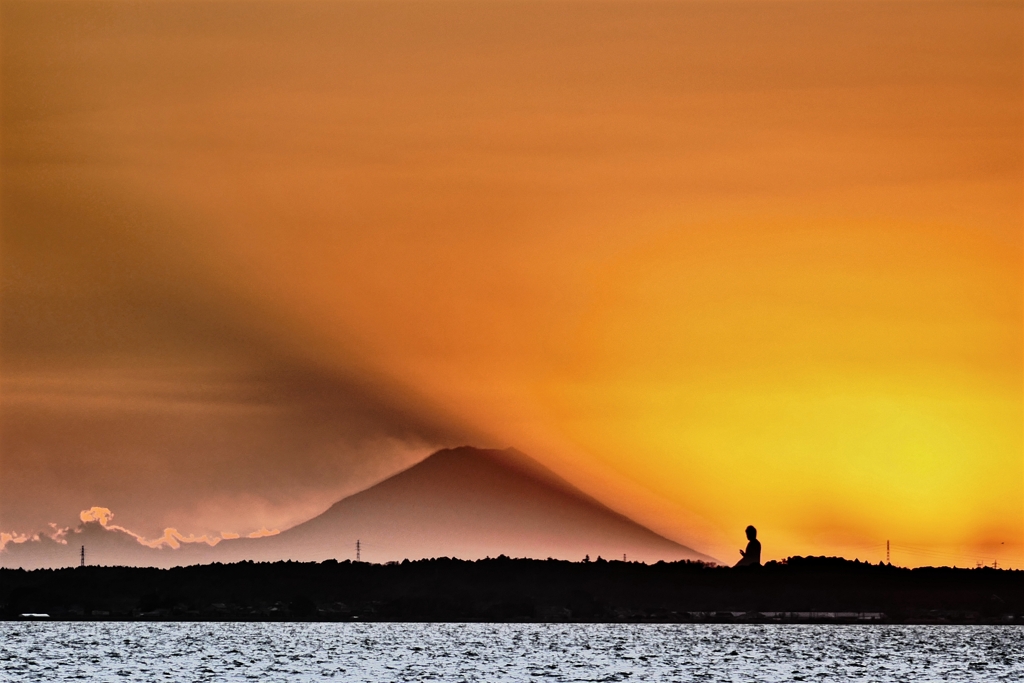 富士山と牛久大仏と太陽と