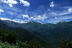山の日の朝