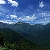 山の日の朝