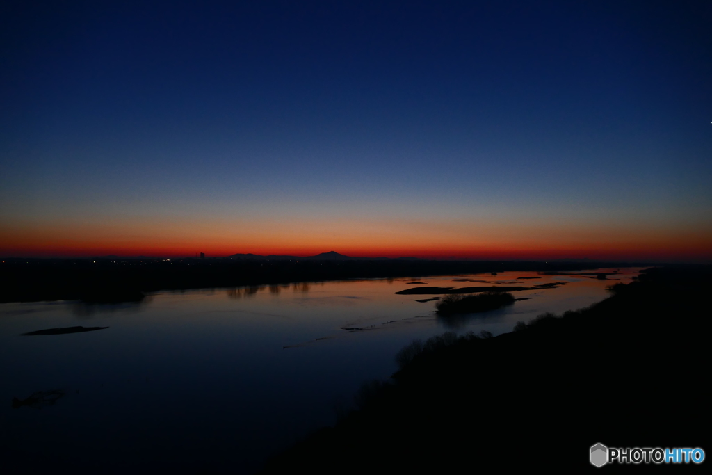 利根川の夜明け１