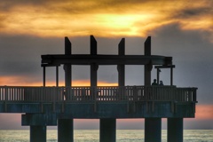 小さな幸せの鐘を鳴らす二人