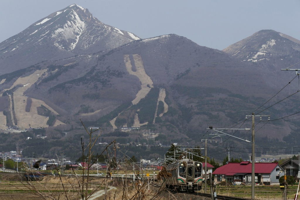 磐梯山と電車