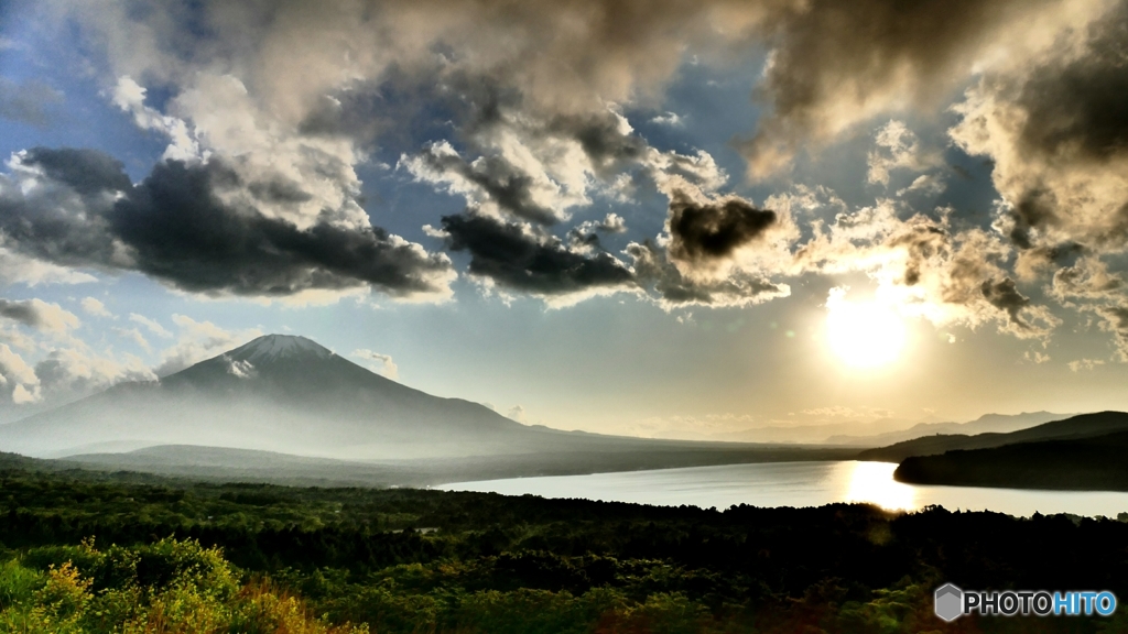 富士と山中湖 1