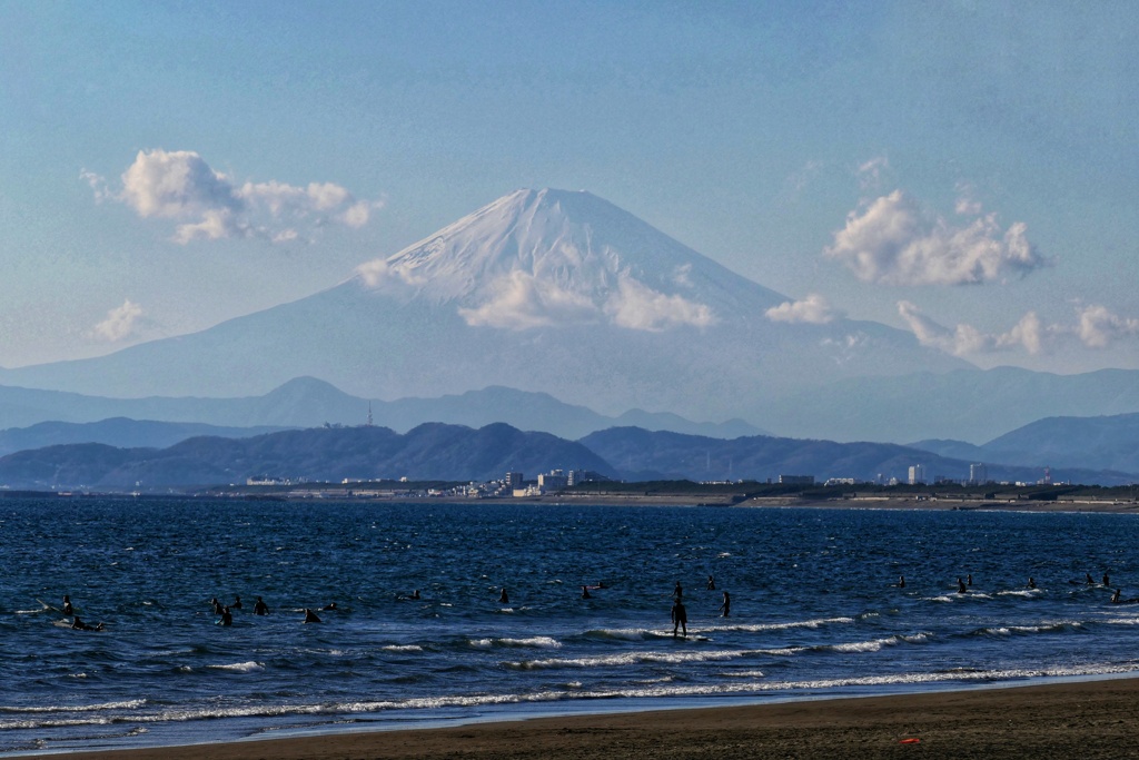 サーファーと富士山