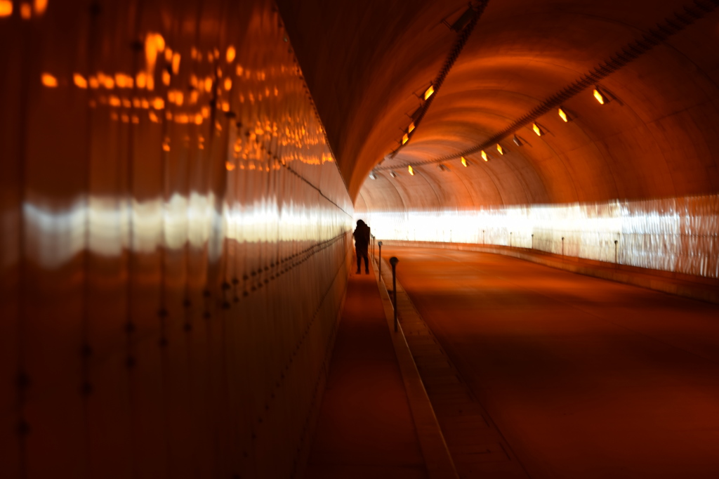 a tunnel 5
