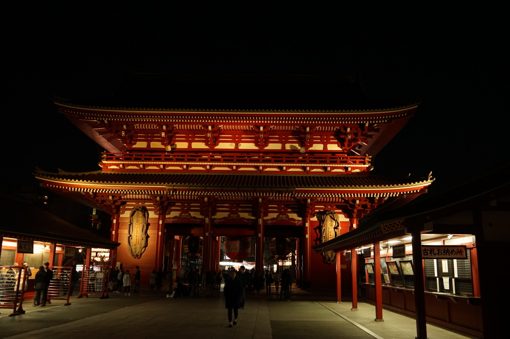 夜の宝蔵門
