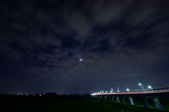 夜流れ雲