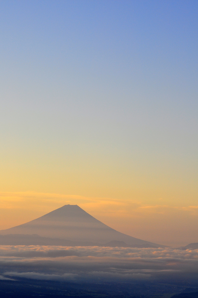 朝靄と富士