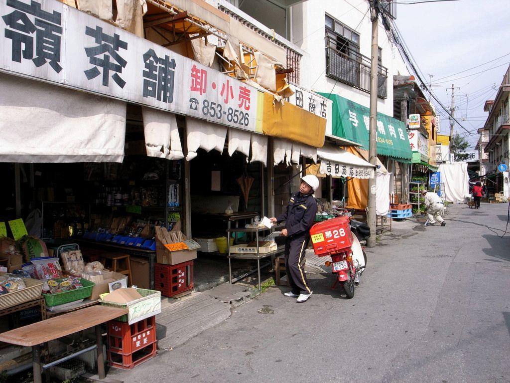 市場周辺の日常