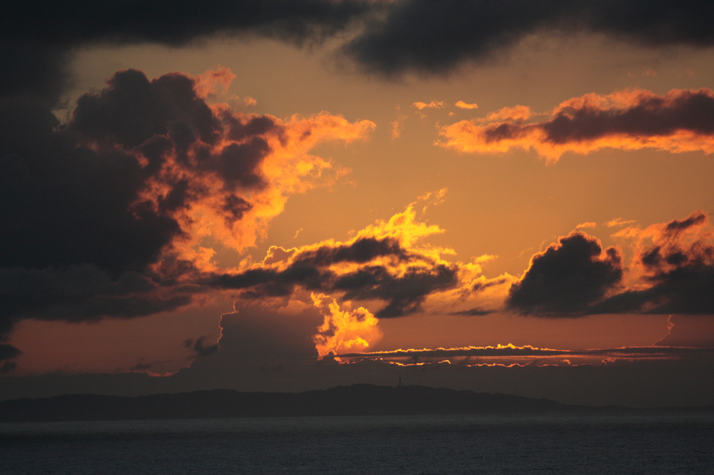 沖縄の夕雲
