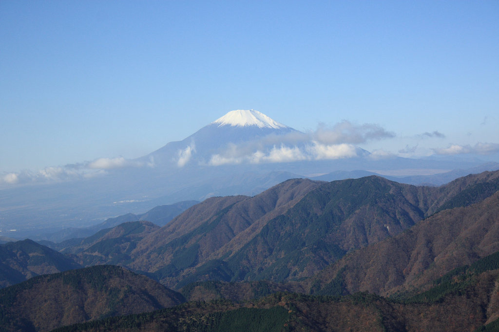 塔の岳から見える富士山