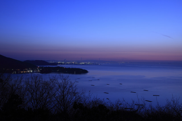 夜明け前の万葉岬