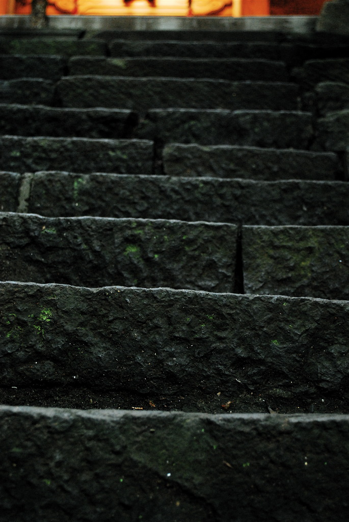 下界と本殿を繋ぐ階段