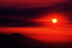 真っ赤な太陽