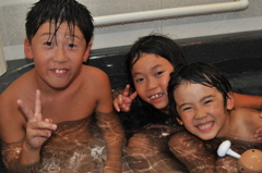 夏休み　真っ黒三兄妹