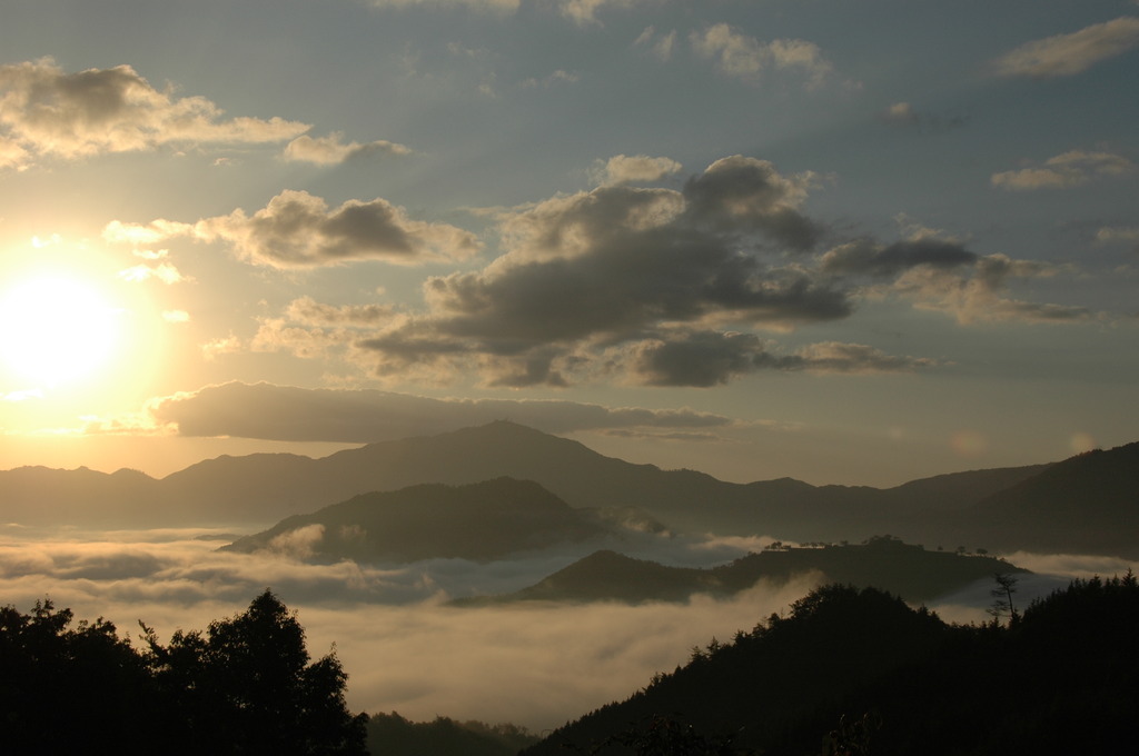 但馬國　竹田城と雲海と朝日