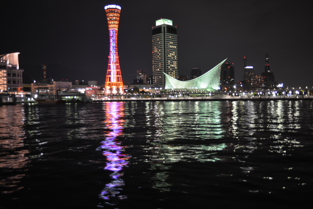 夏　神戸　ポートタワー