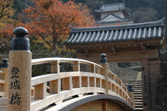 但馬國　出石城　登城門　秋-紅葉