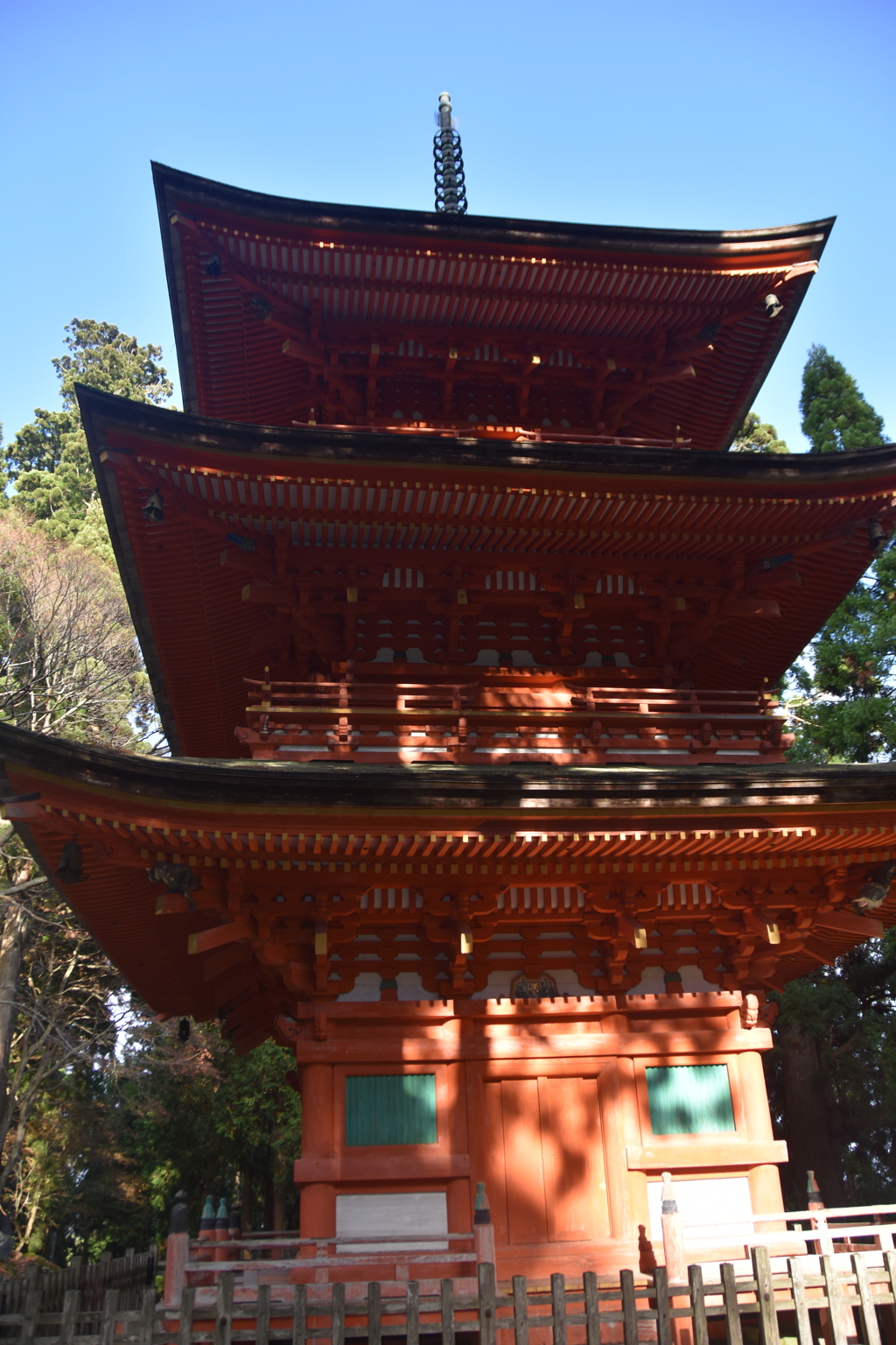 但馬国　養父市八鹿町　小佐の郷　名草神社　三重塔