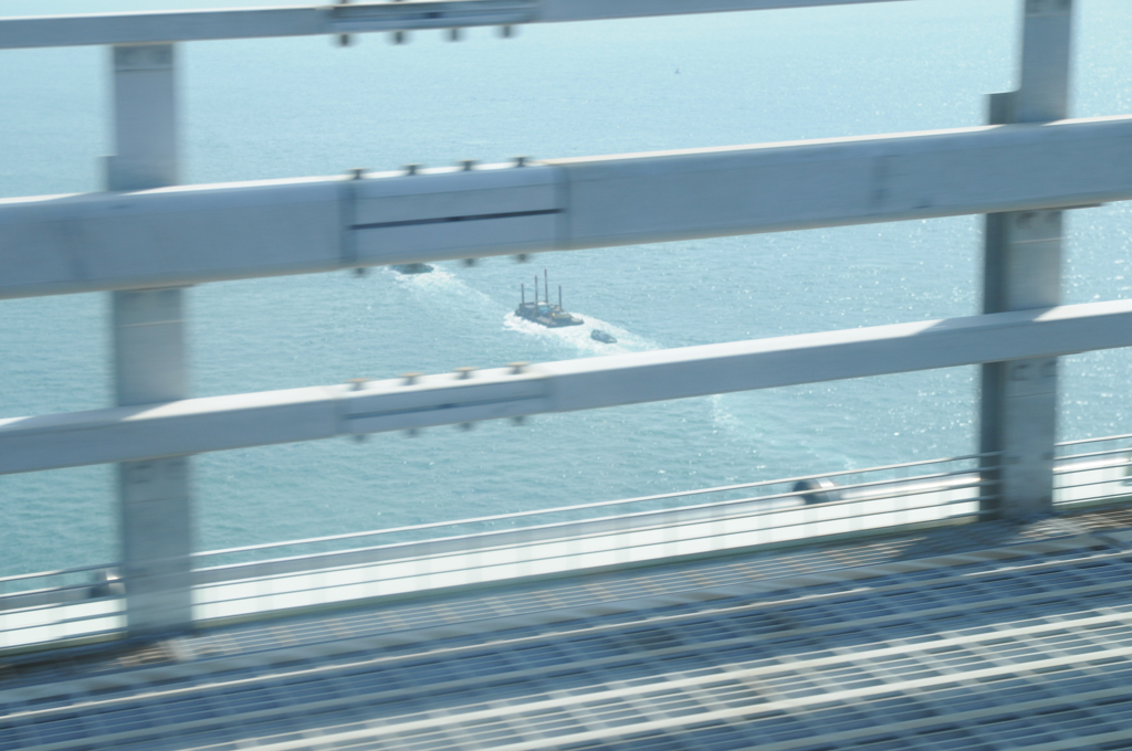 行楽の秋　　明石大橋より