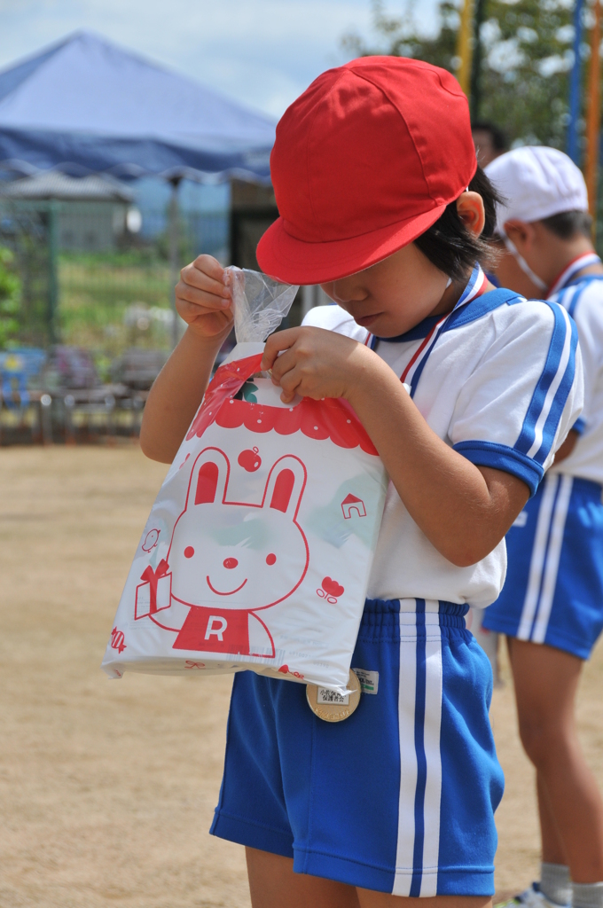 秋の運動会　中に何があるのかな？