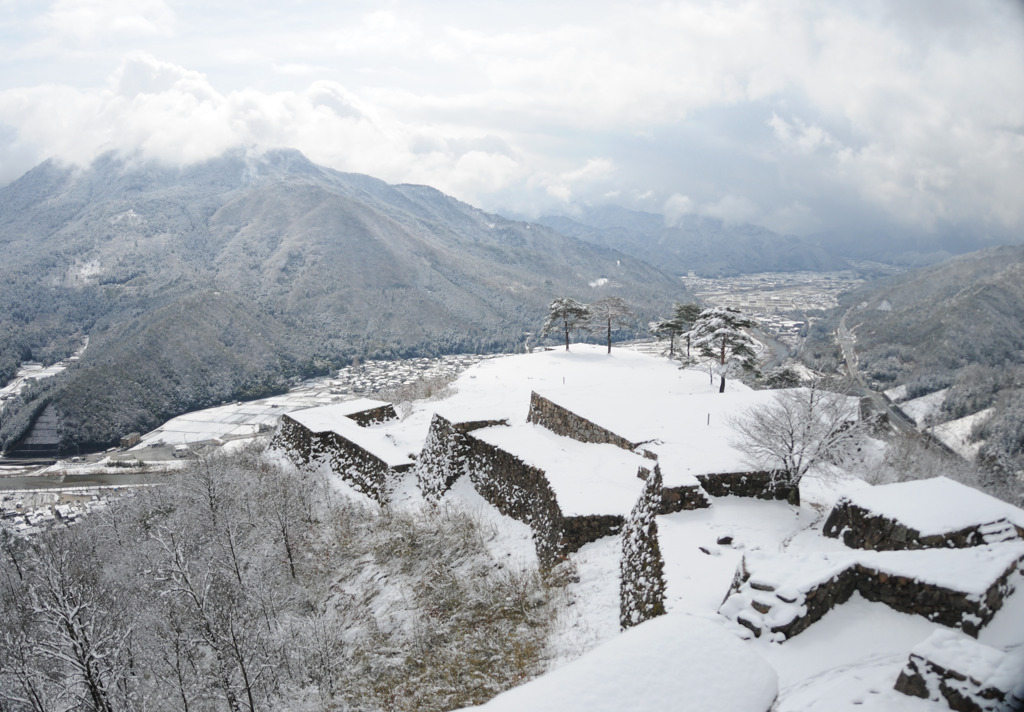 但馬國　竹田城　朝来山を望む