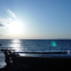 光る海