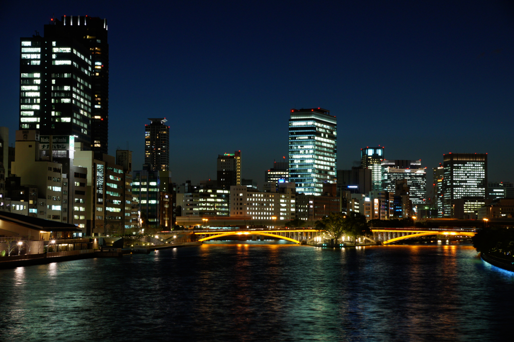 都市の夕暮れ