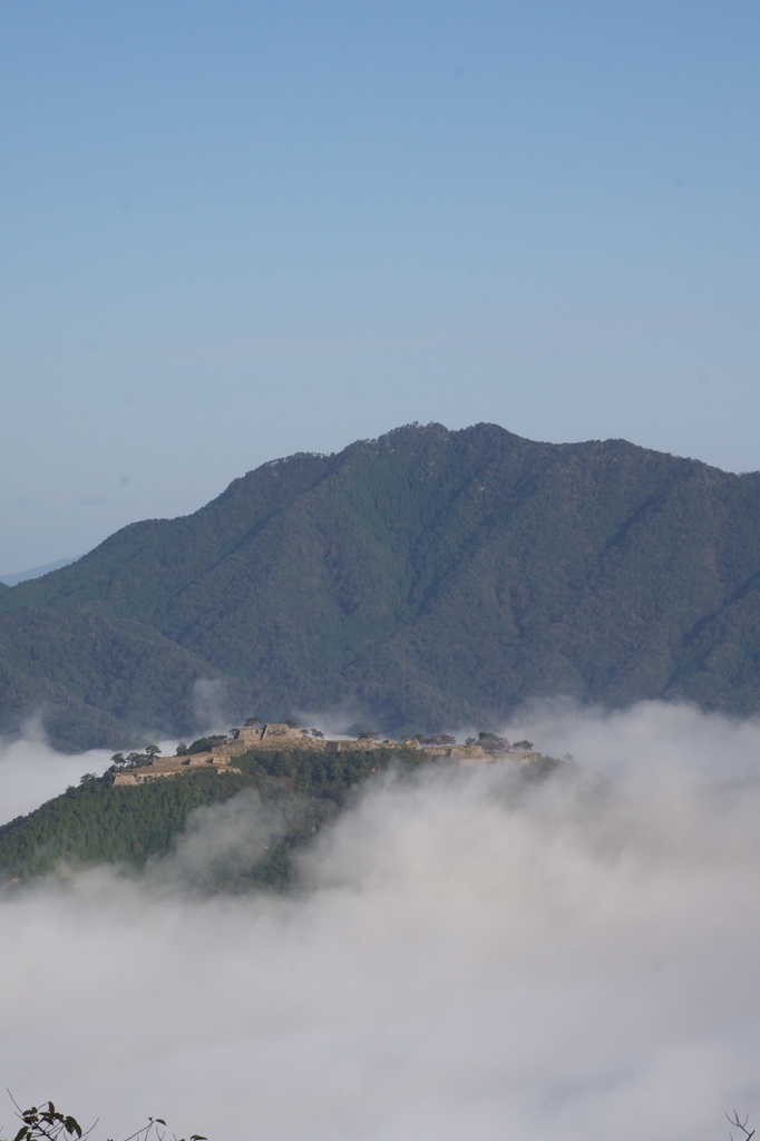 雲海に浮かぶ　竹田城