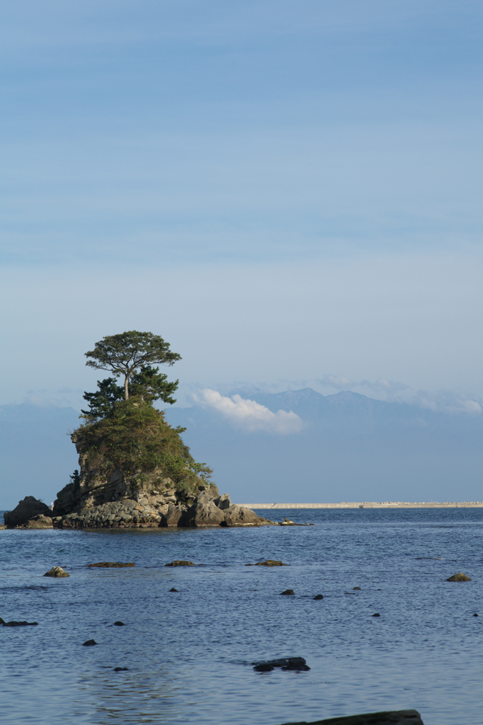 富山湾　雨晴海岸