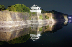 城と月
