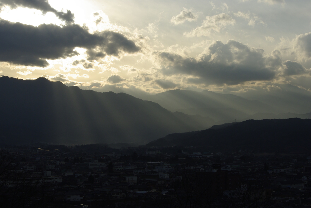 秩父連山　天気輪の柱