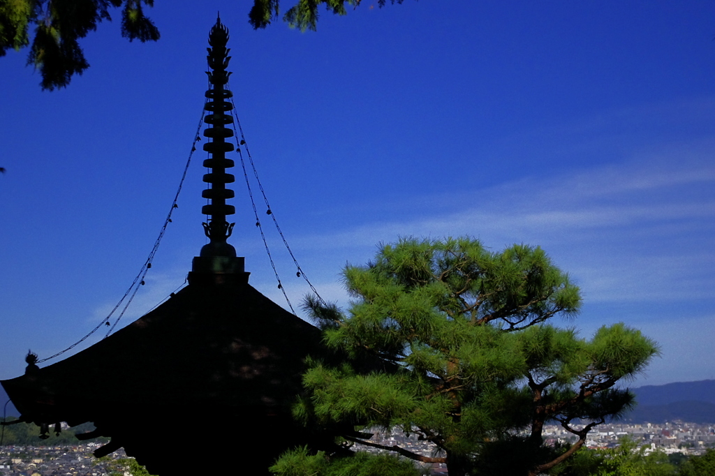 常寂光寺・多宝塔の空　京都スナップ