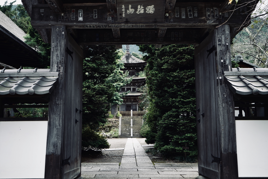 寺の門