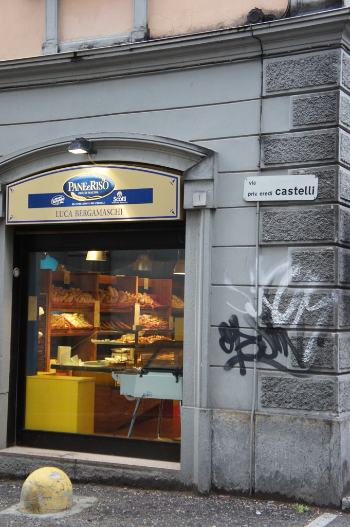 Pavia -パン屋-