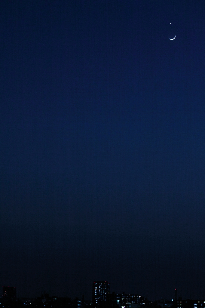 Rendezvous of Venus and Moon