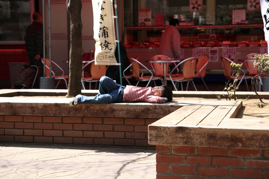 ごろりにやにや