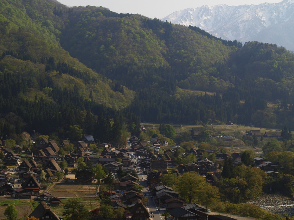 山間の里