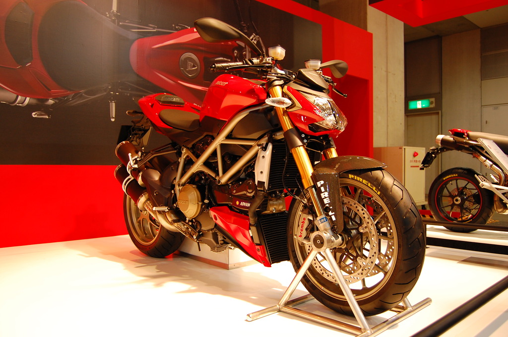DUCATI Streetfighter