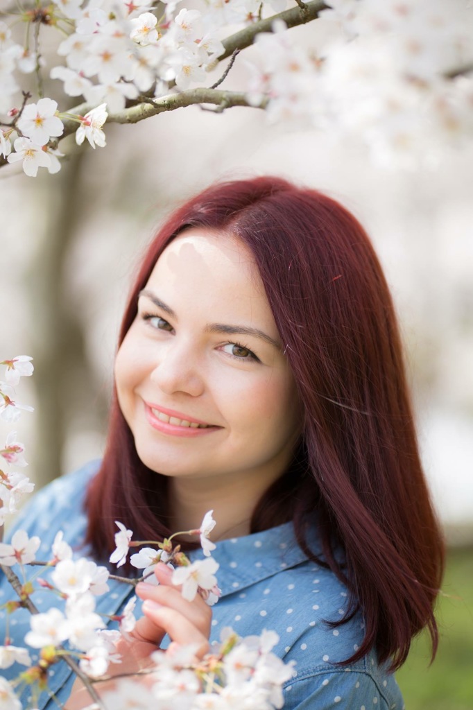 Manuela with cherry brossams