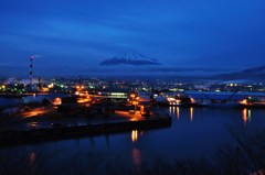 雲の上の夜富士