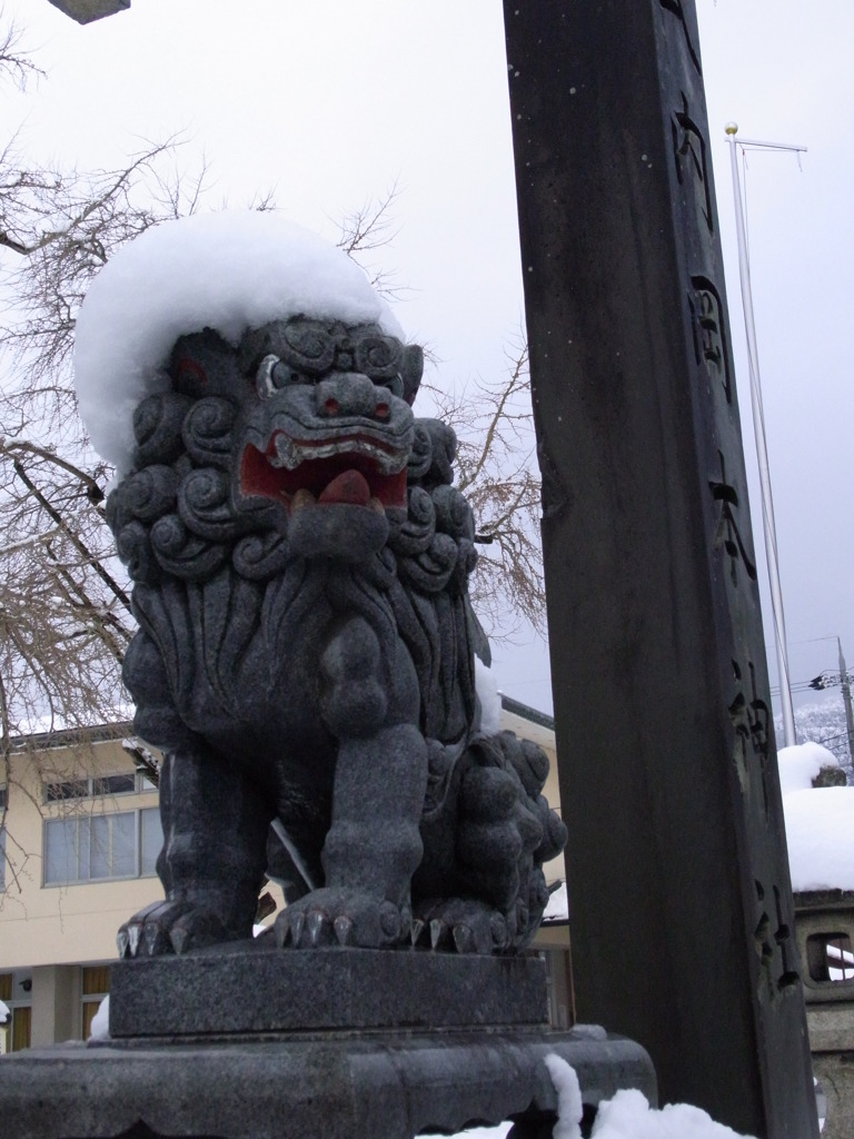 頭に雪が積もっても