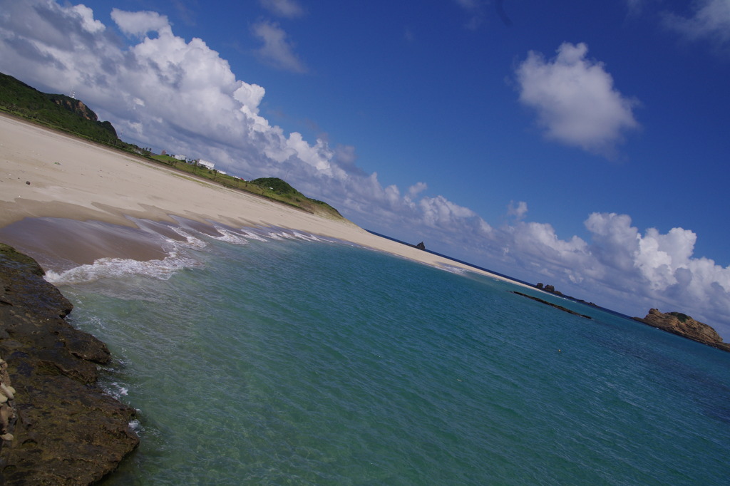 種子島の青空と海と白い砂浜