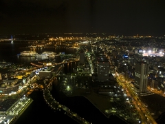 横浜ロイヤルパークホテル59階からみた夜景