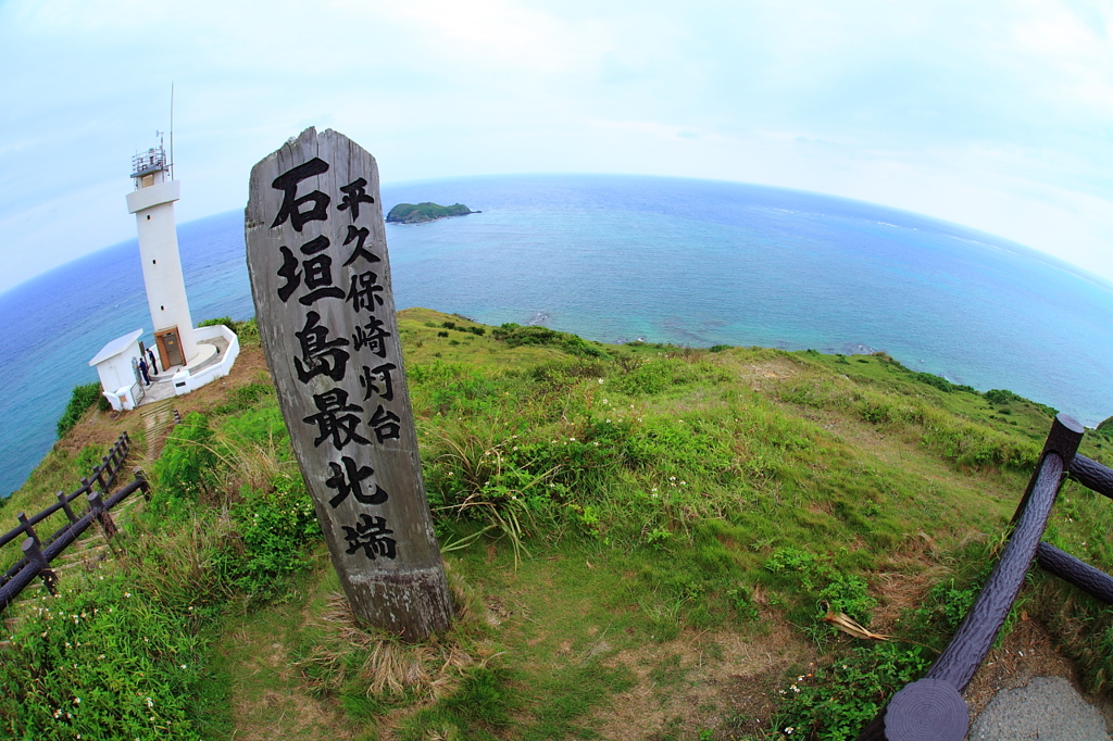 小さな灯台のある光景